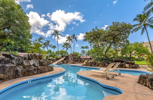 Hawaii Kai Condo | Sunny, 9th-floor condo with 3 pools, water slide, hot tub, putting green, saunas