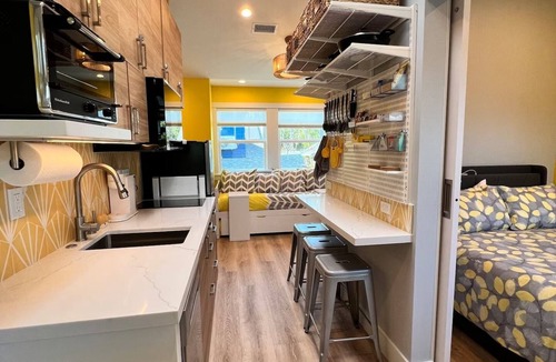 South Pasadena House | Sunny Side Up apartment in the charming upscale South Pasadena