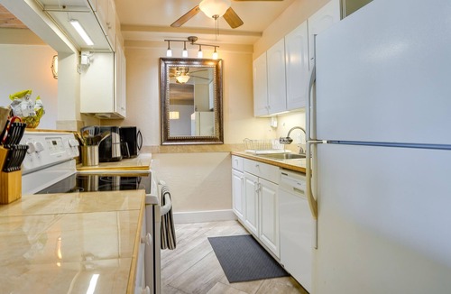 Maili Condo | Sunny Waianae Condo with Ocean View!