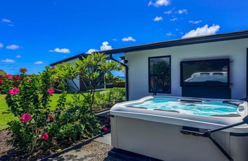 Laie House | SUNRISE at LAIE Private Beachfront Luxury Home with AC