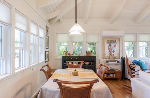 Kailua House | Sunshine Cottage just steps to Kailua beach