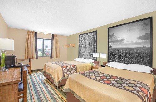 Mount Pleasant Hotel | Super 8 by Wyndham Mt Pleasant
