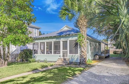 Grayton Beach House | Sweaty Palms - Grayton Beach, Close to the Red Bar, Steps to the Beach!