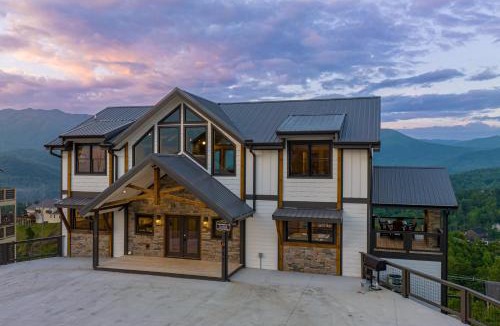 Chalet Village North House | Swimmin N Da Clouds