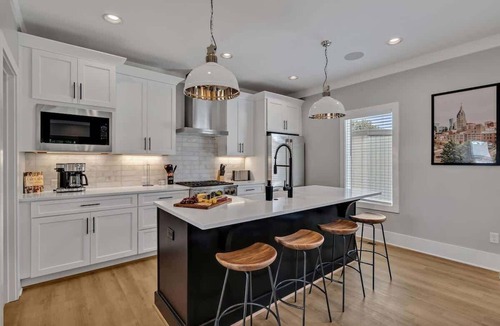 Berry Hill House | Tenor - Private Rooftop - Mins to Broadway & 12 S