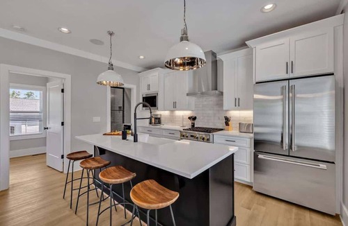 Berry Hill House | Tenor - Private Rooftop - Mins to Broadway & 12 S
