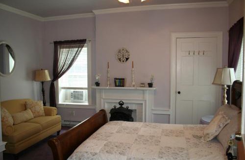 Dundee Bed & Breakfast | The 1819 Red Brick Inn