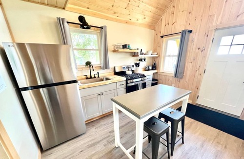 Shawmut Cabin | The Beach Bum | Modern Cabin on the Sand