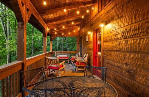 Wolf Laurel House | The Bee's Knees - Blue Ridge Cabin, Near Golf Course and Ski Resort