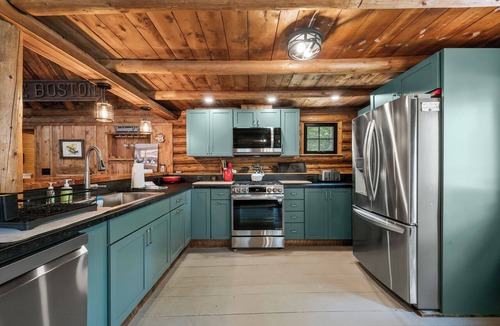 Rangeley House | The Boston | Waterfront on Mooselookmegtunic Lake | Pet Friendly