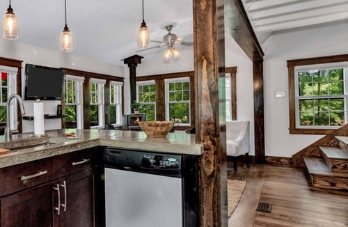 Black Mountain House | The Bygone Bungalow near Black Mountain Golf Course and Lake Tomahawk