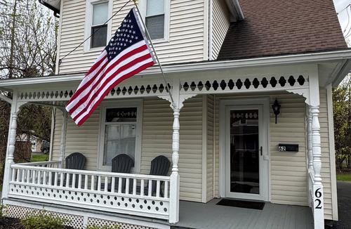 Geneva House | The Cherry Street Retreat: Charming, freshly renovated house in downtown Geneva