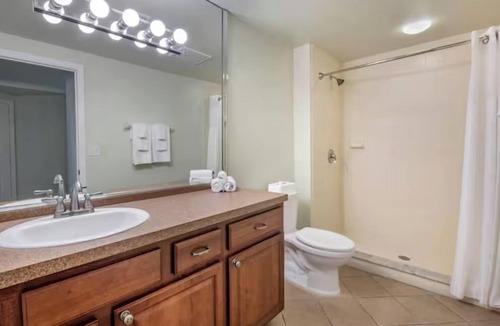 West Kissimmee Hotel | The Escape You Didn’t Know You Needed! 2 Units with Kitchen, Outdoor Pool!
