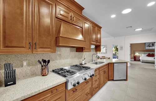 Mission Hills House | The Gold Standard - 4BR Pool & Retreat