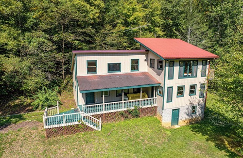 Marshall Condo | The Highland Hideaway