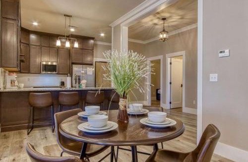 Sevierville Hotel | The Historic Central, a New Hotel Collection Property