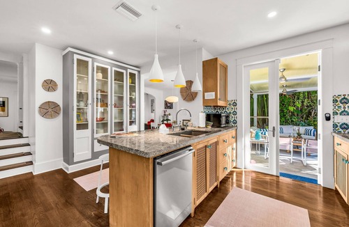 West Palm Beach House | The LUXE Colony House on Croton - Palm Beach