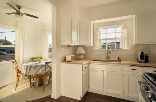 Los Angeles House | The Manchester Retreat