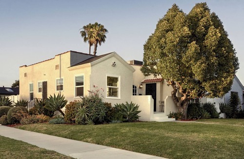 Los Angeles House | The Manchester Retreat