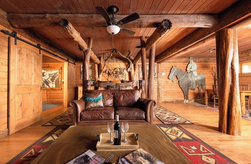 White Lake Resort | The Museum Suite @ Driftwood Ranch - a Horse and Cattle Ranch - White Lake, NY