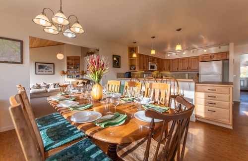 Kachemak House | The North Star House; sweeping ocean & mountain views, close to town and harbor