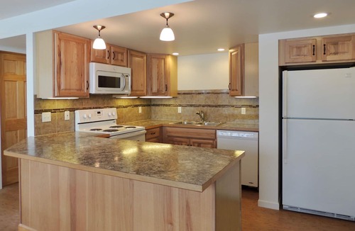Kachemak House | The North Star House; sweeping ocean & mountain views, close to town and harbor