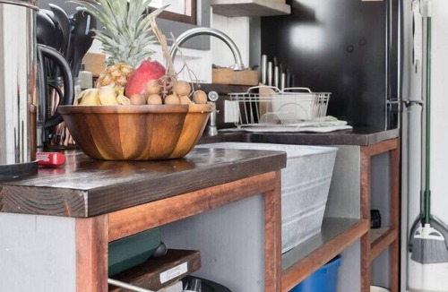 Kalapana Apartment | The Phoenix House - Epic Tiny Home GEM on Volcanic Lava Field