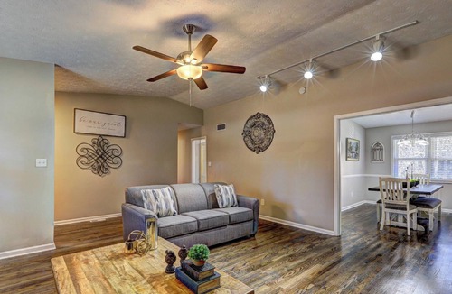 Douglasville House | The Red Ranch - Near Six Flags & ATL Attractions!