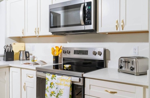 Crown Pointe House | The Tiny Palms Naples, FL