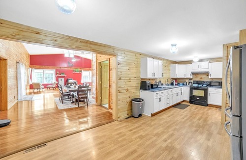 Grand Junction House | The Wolf Den : Jump into Summer Fun – Lakefront Bliss Awaits!