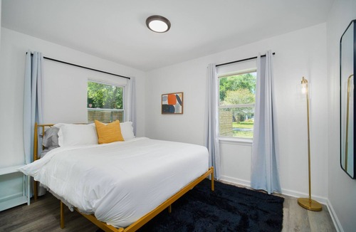 Jacksonville Apartment | This apartment is a 2 bedroom(s), 1 bathrooms, located in Jacksonville, FL.