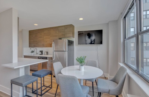 East Falls Apartment | This apartment is a 2 bedroom(s), 1 bathrooms, located in Philadelphia, PA.