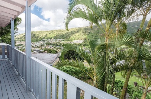 Kalihi Valley House | Top of the Hill. Honolulu 2 bedrooms beautiful Mountain View