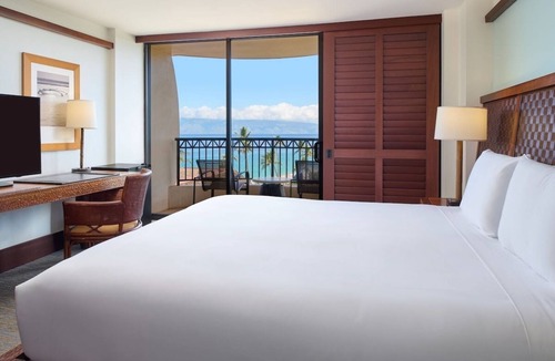Kaanapali Hotel | Tower Ocean View King at Royal Lahaina Resort