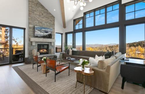Empire Pass Apartment | Tower Villas - Five Bedroom Villa with hot tub #7700 condo
