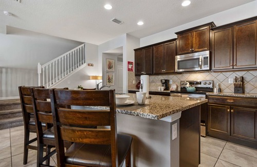 Four Corners House | Townhome With Private Pool, BBQ & Free Waterpark!
