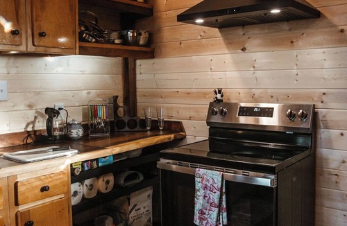 Diamond Ridge Cabin | Tranquil Alaskan Cabin with Expansive Views 12 mins from Homer, Alaska