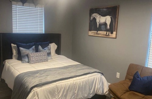 South Atlanta House | Tranquil and conveniently situated residence, just a 5-min drive from downtown.