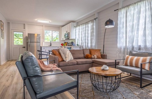 Hilo Cottage | Tropical Haven - 2BR Hilo