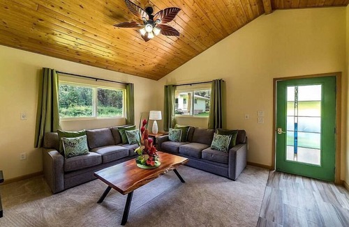 Mountain View House | Tropical Island Paradise - Leialoha Cottage