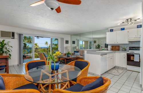 Kailua-Kona Condo | Tropical Paradise Awaits: Stunning Hawaii Condo with Ocean Views!n