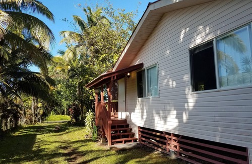 Kapoho House | Tropical Paradise Getaway in Hawaiian Beaches, Pahoa, HI