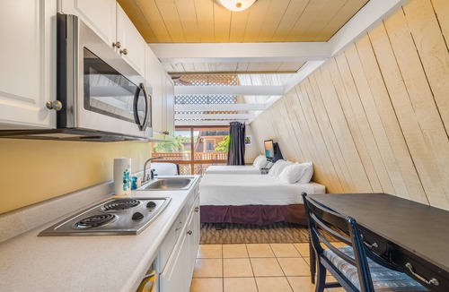Kaunakakai Apartment | Tropical studio in oceanfront resort w/pool, WiFi, & kitchenette - snowbirds OK