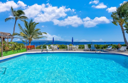 Kaunakakai Apartment | Tropical studio in oceanfront resort w/pool, WiFi, & kitchenette - snowbirds OK