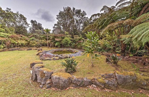 Ohia Estates Cottage | Tropical Volcano Bungalow < 4 Mi to Nat'l Park!