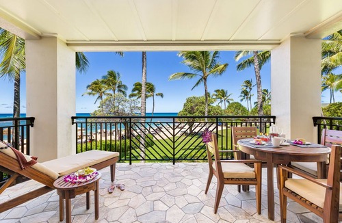 Kahuku Condo | Turtle Bay Villas 201 by Gather: Beachfront w/Shared Pool, Spa/AC