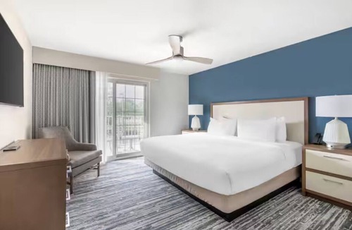 Mishawaka Hotel | Two Spacious 2BR Suite Near Notre Dame l w/Living Area & Kitchenette