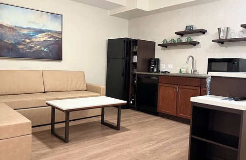 Las Vegas Resort | Ultimate Tahiti Village – Huge 2BR Apt with Balcony, Sleeps 8, Pool Oasis