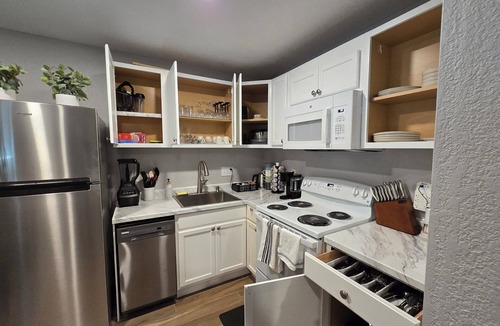 Riverside Apartment | Ultra Clean 2BT w/2 Kings Near MCI and T-Mobile Center