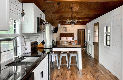 Marion Cabin | Upscale Cabin w/Beach Near Lake of Egypt